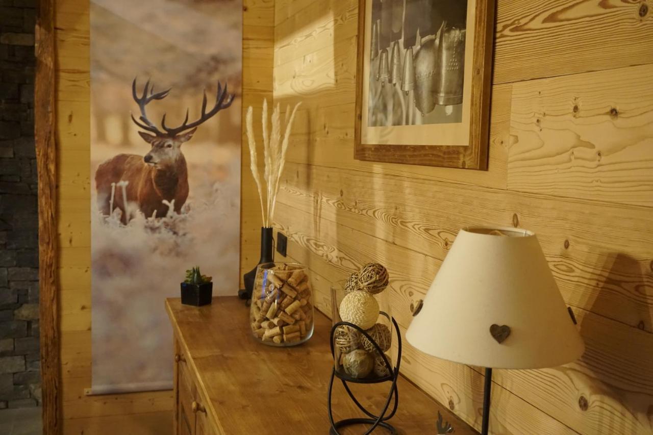 エパニ・メツ・テッシLe Chamois, Chez Le Charpentier D'Antan, La Chaleur Du Bois, Le Calme De La Campagneアパートメント エクステリア 写真